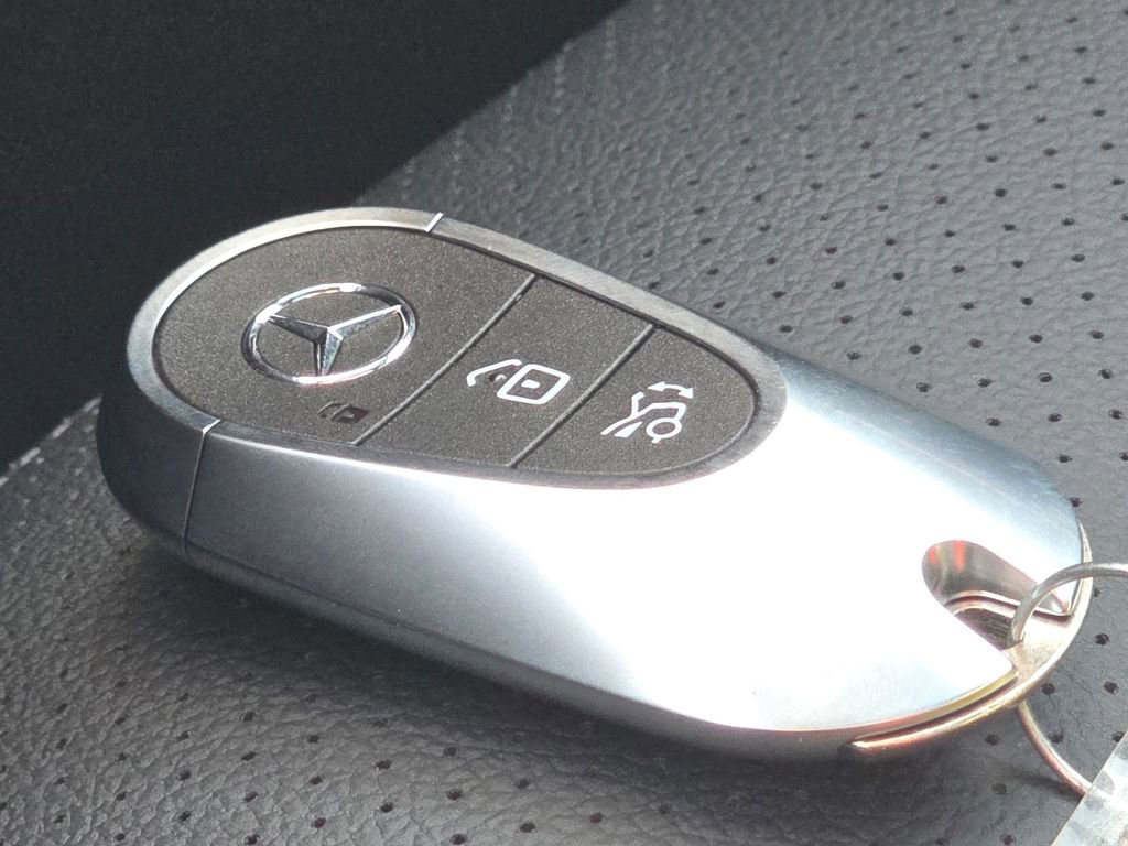 New 2026 Mercedes-Benz GLC 300 4MATIC image 34