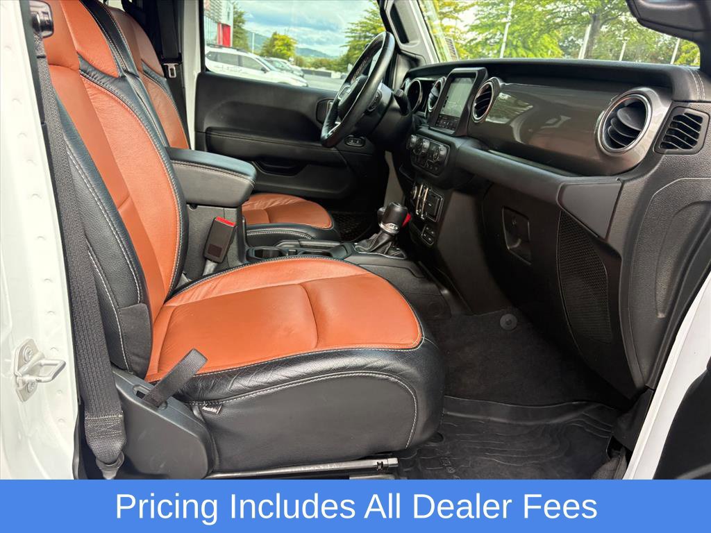 Used 2020 Jeep Wrangler Unlimited Sahara AWD/4WD image 17