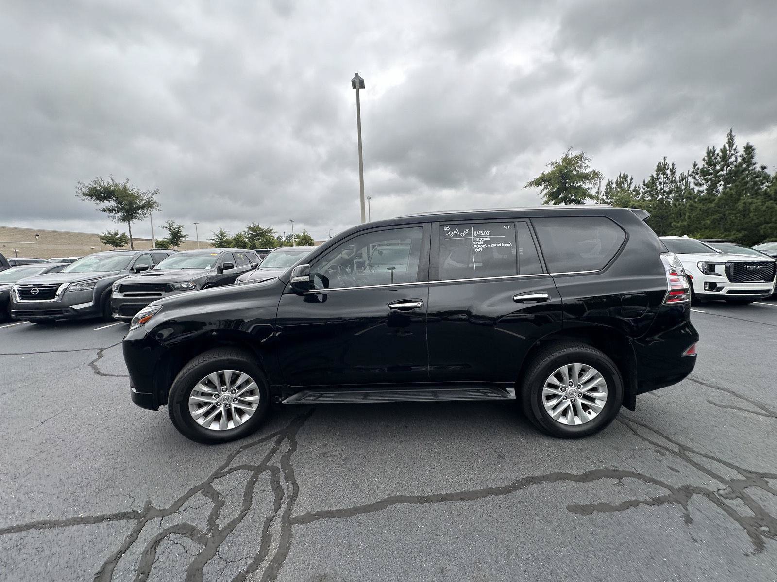 Used 2021 Lexus GX 460 Premium w/ Premium Package AWD/4WD image 9