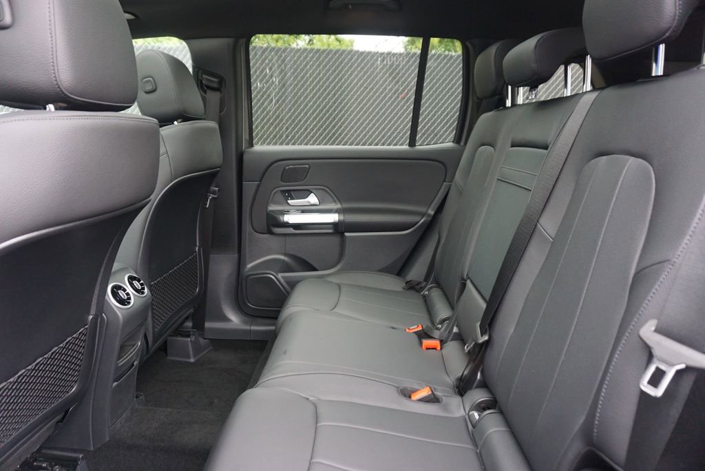 New 2025 Mercedes-Benz GLB 250 4MATIC image 13