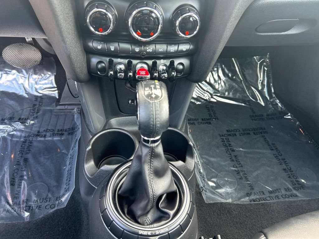Used 2015 MINI Cooper 2-Door Hardtop FWD image 30