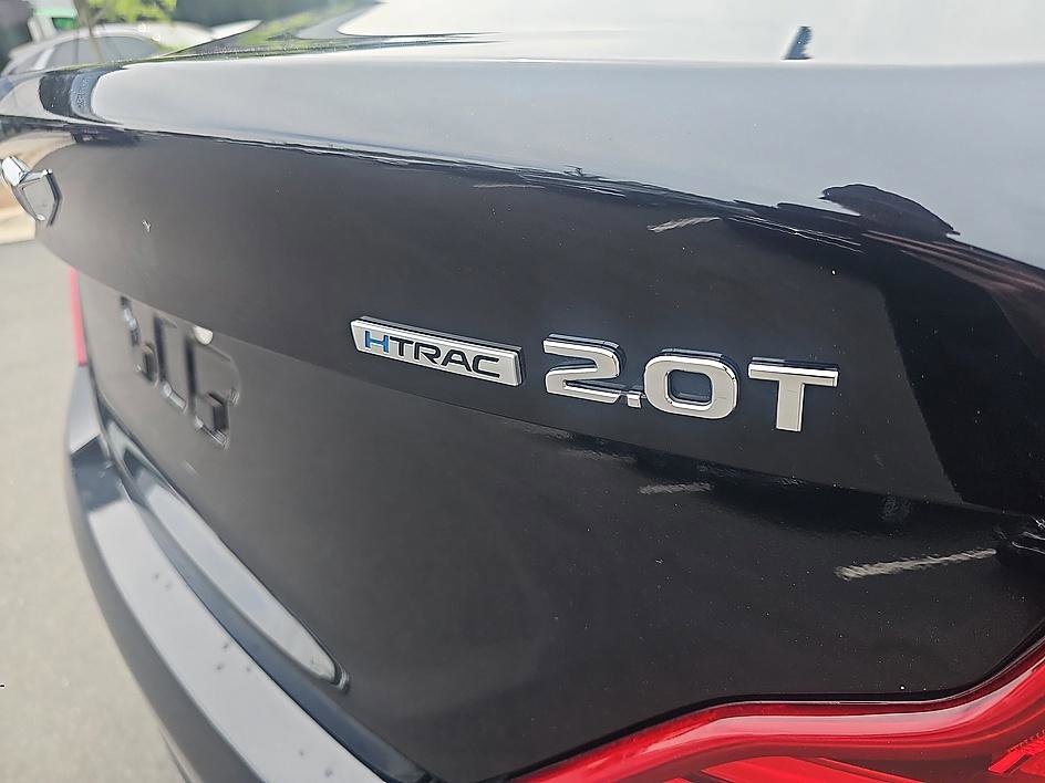 Used 2021 Genesis G70 2.0T w/ Prestige Package AWD/4WD image 9