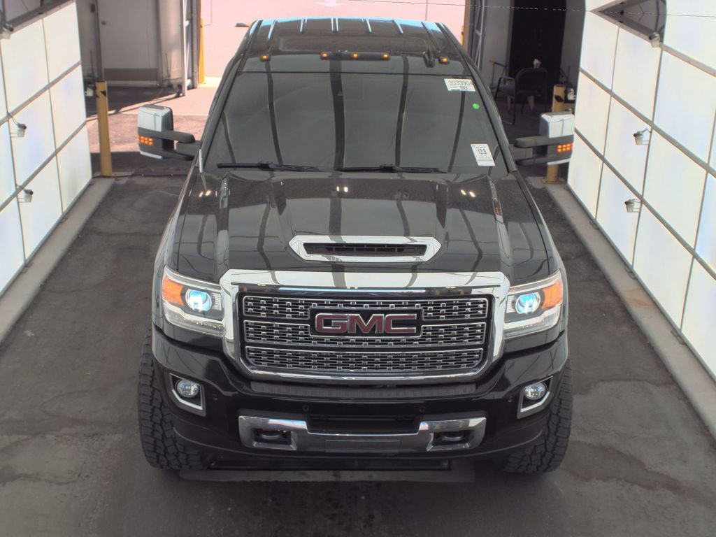 Used 2018 GMC Sierra 2500 Denali w/ Duramax Plus Package image 2