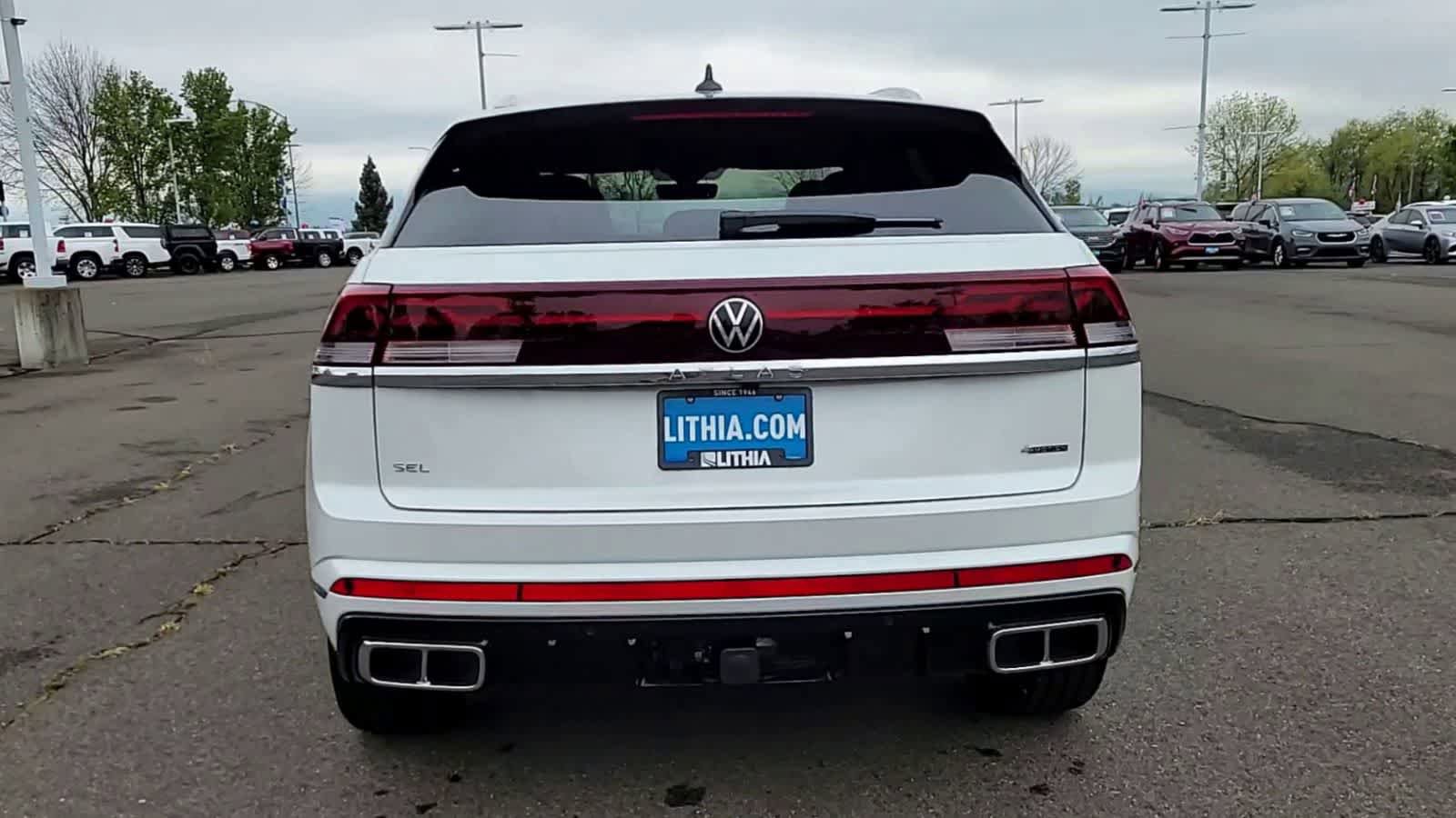 Used 2025 Volkswagen Atlas Cross Sport SEL Premium R-Line AWD/4WD image 7