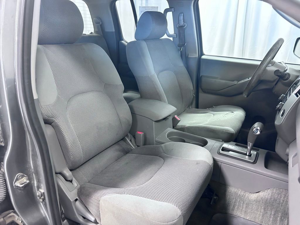 Used 2009 Nissan Frontier SE w/ SE Value Truck Pkg RWD image 17