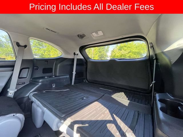 Used 2021 Toyota Highlander XLE AWD/4WD image 18