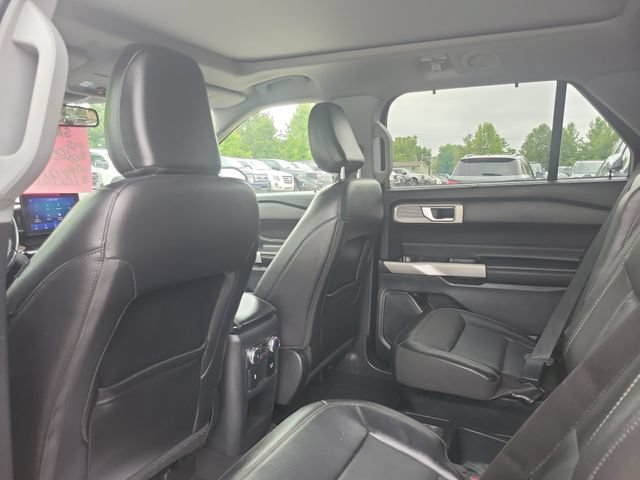 Used 2021 Ford Explorer Limited w/ Equipment Group 301A AWD/4WD image 31