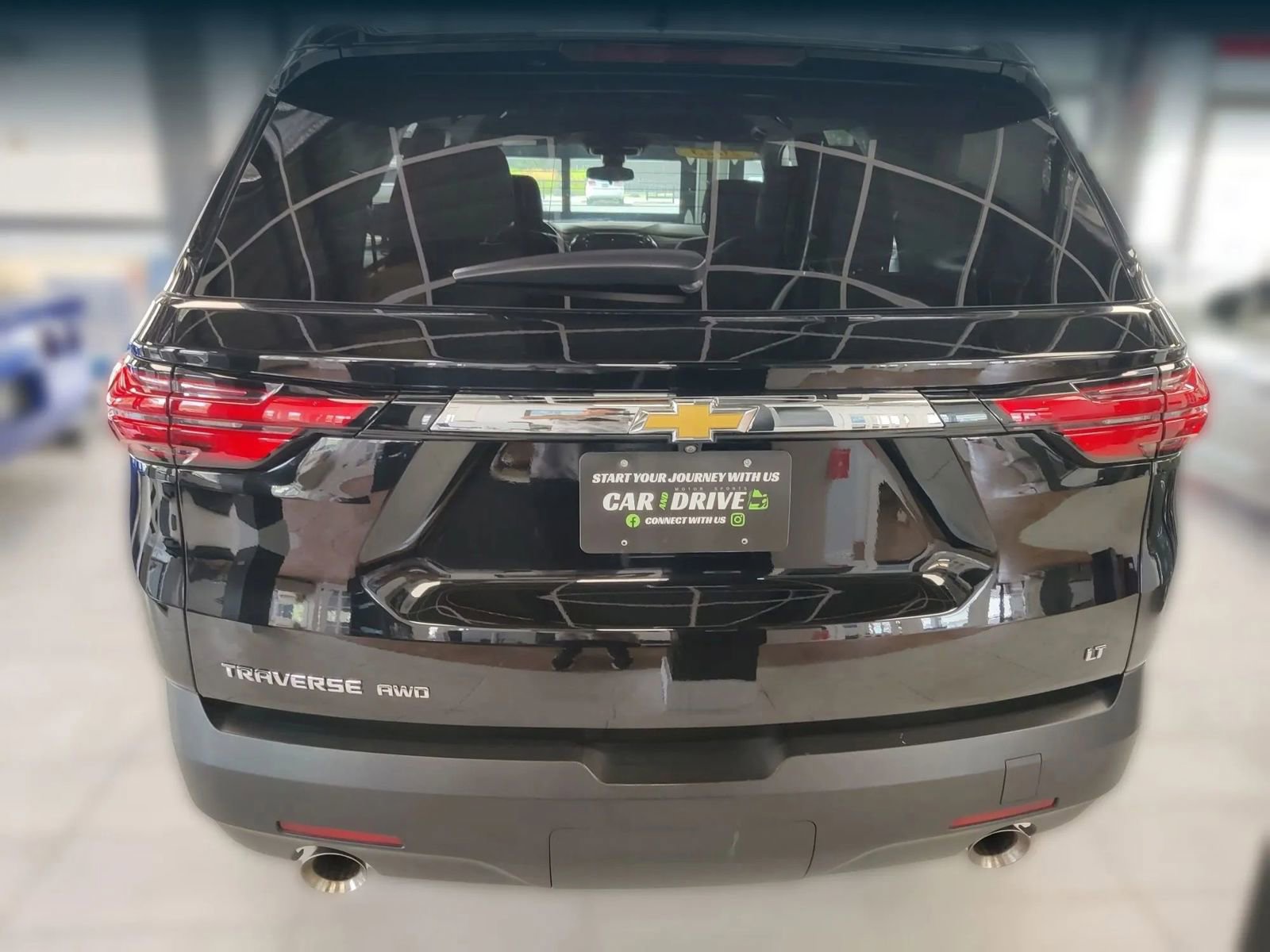 Used 2023 Chevrolet Traverse LT w/ LPO, Floor Liner Package image 5