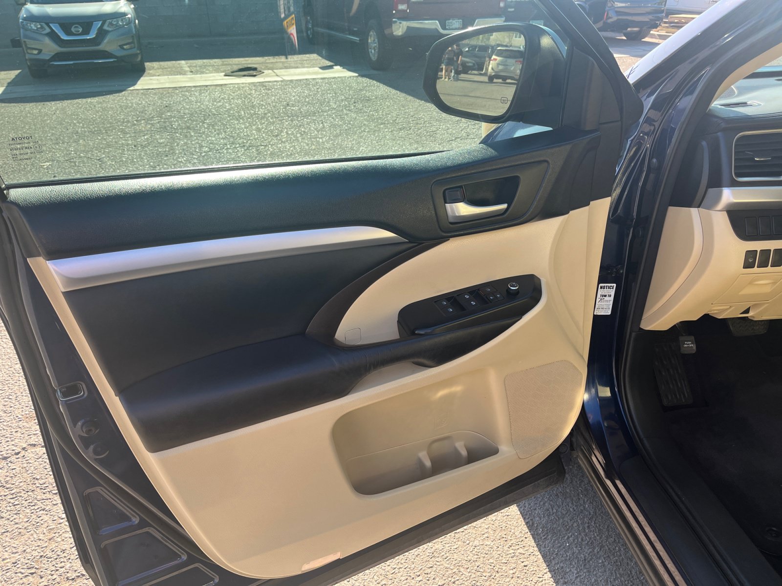 Used 2016 Toyota Highlander XLE FWD image 15