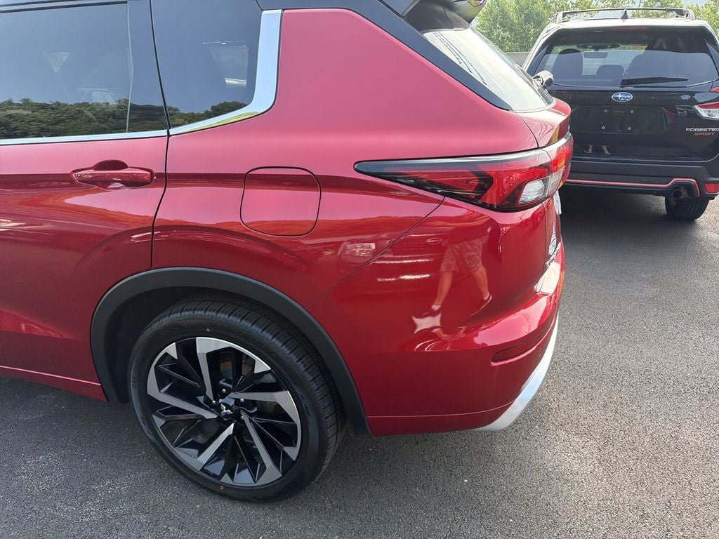 Used 2024 Mitsubishi Outlander 4WD Plug-In Hybrid image 7