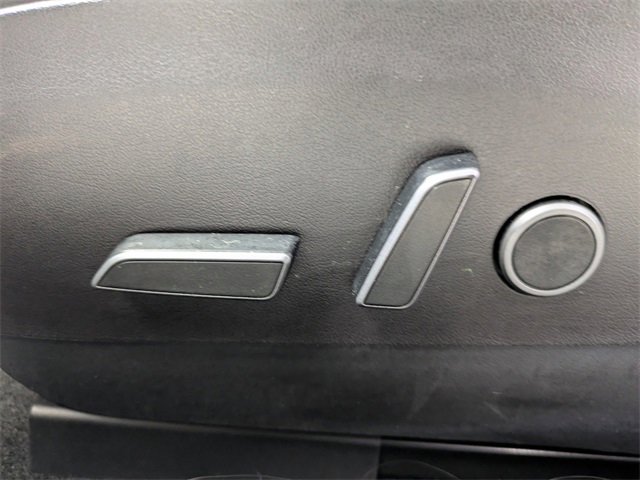 Used 2023 Tesla Model 3 Standard Range image 22
