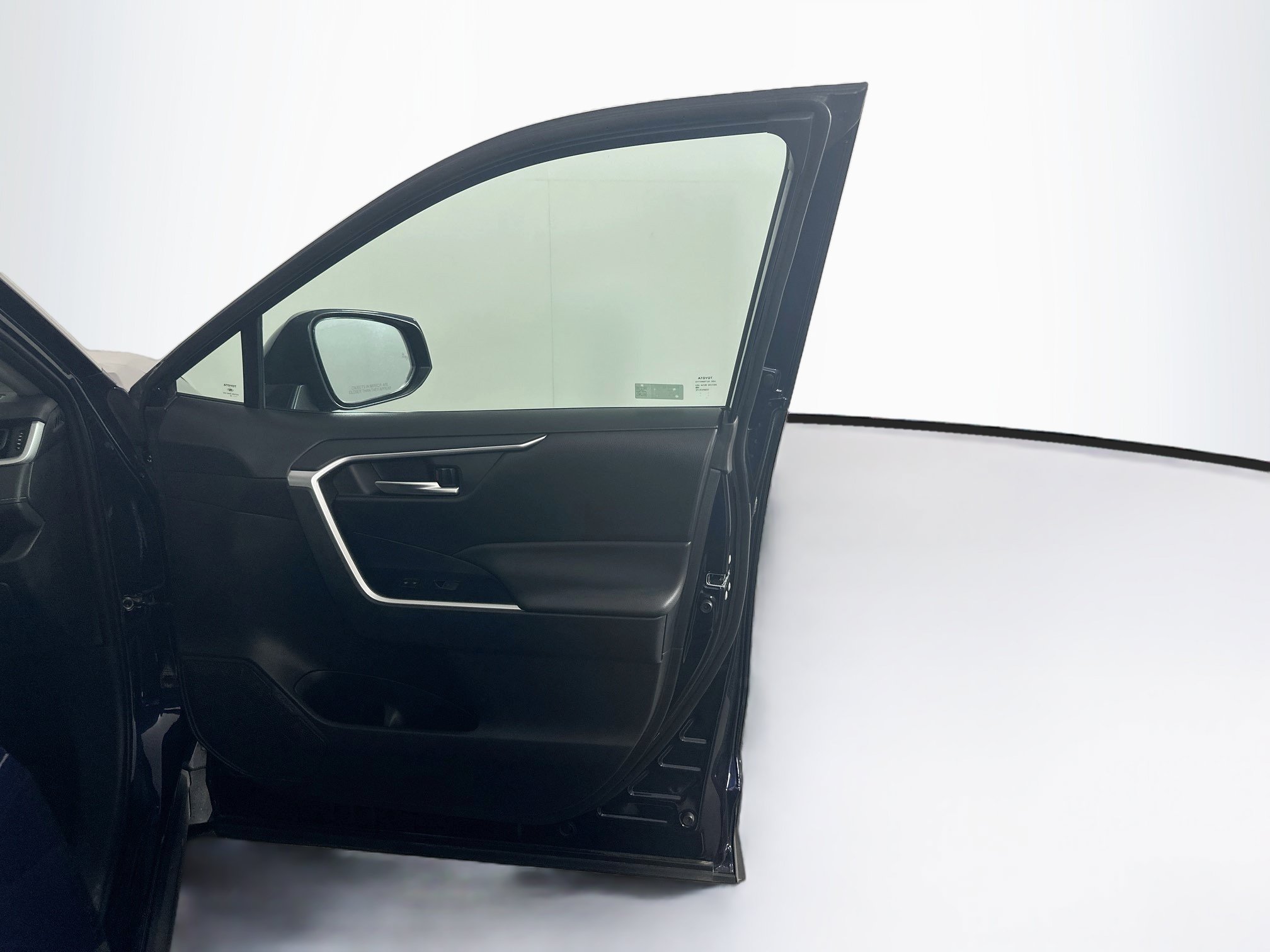 Used 2025 Toyota RAV4 XLE AWD/4WD image 33
