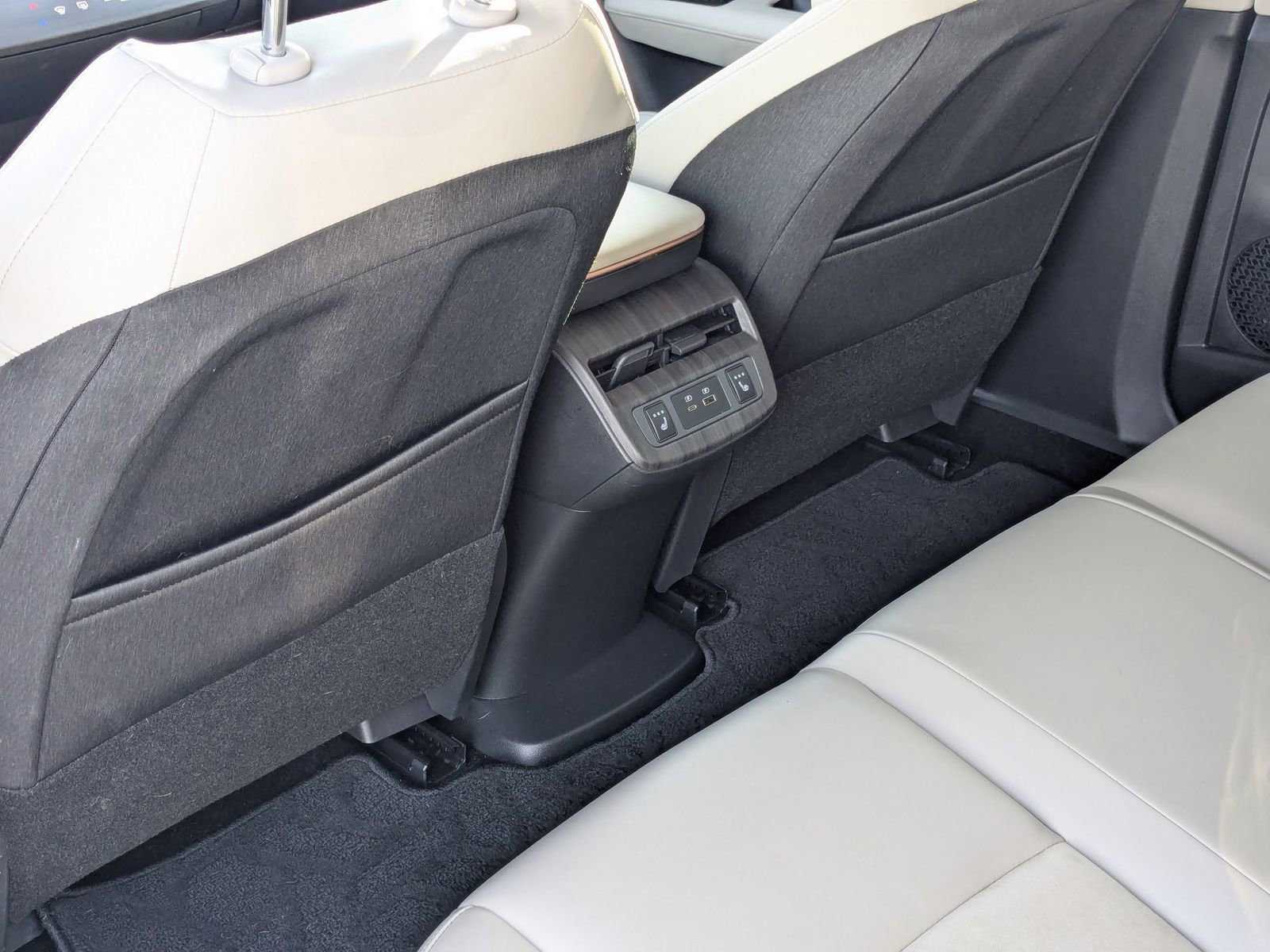 Used 2023 Nissan Ariya ENGAGE e-4ORCE image 29