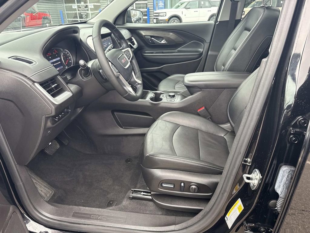 Used 2024 GMC Terrain SLT w/ Infotainment Package II image 20