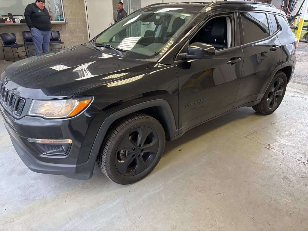 Used 2020 Jeep Compass Latitude image 2
