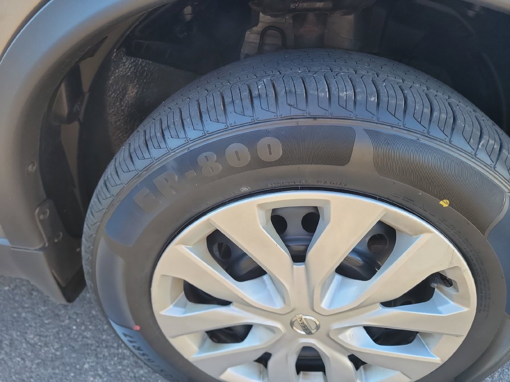 Used 2020 Nissan Rogue S AWD/4WD image 11