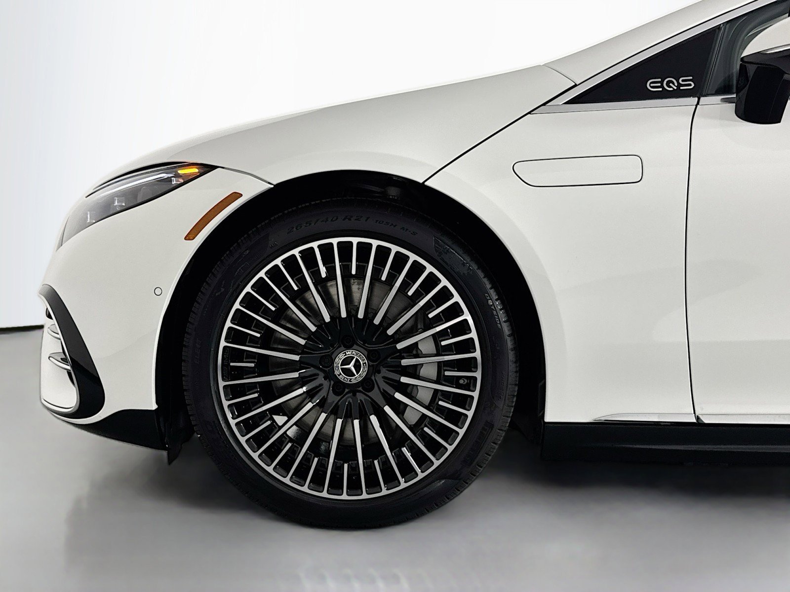 New 2026 Mercedes-Benz EQS 580 4MATIC Sedan image 9