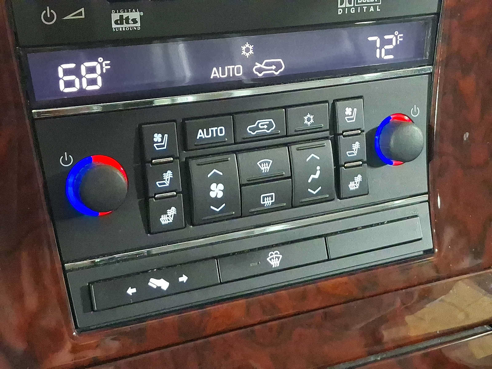 Used 2008 Cadillac Escalade EXT AWD/4WD image 16