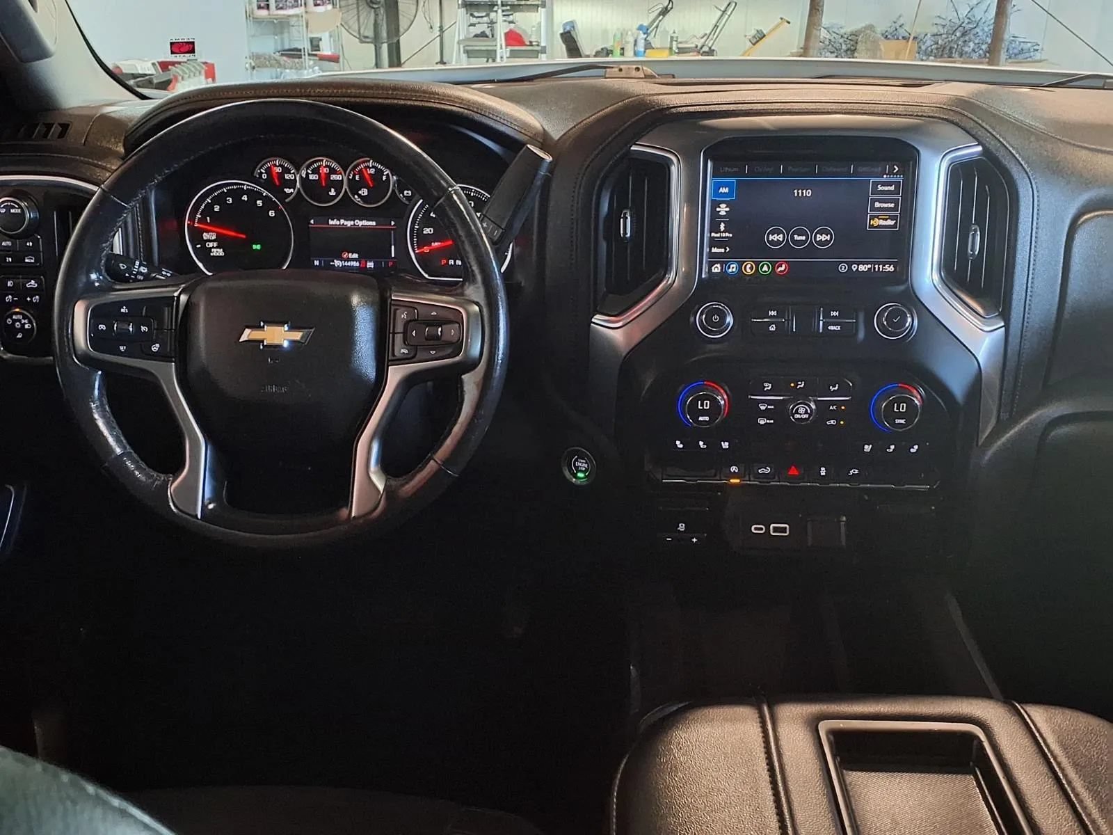Used 2020 Chevrolet Silverado 1500 LTZ w/ LTZ Convenience Package AWD/4WD image 17