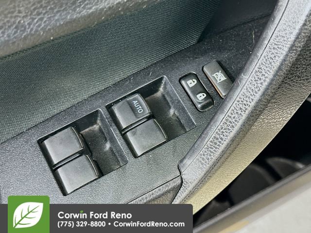 Used 2018 Toyota Corolla LE FWD image 17