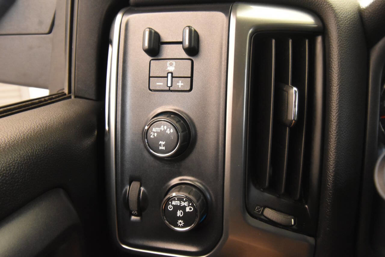 Used 2017 Chevrolet Silverado 1500 LT w/ All Star Edition image 26