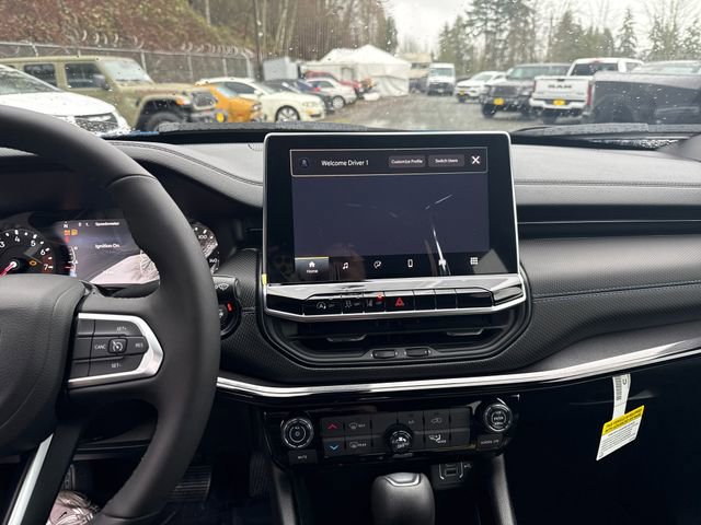 New 2026 Jeep Compass Latitude image 21