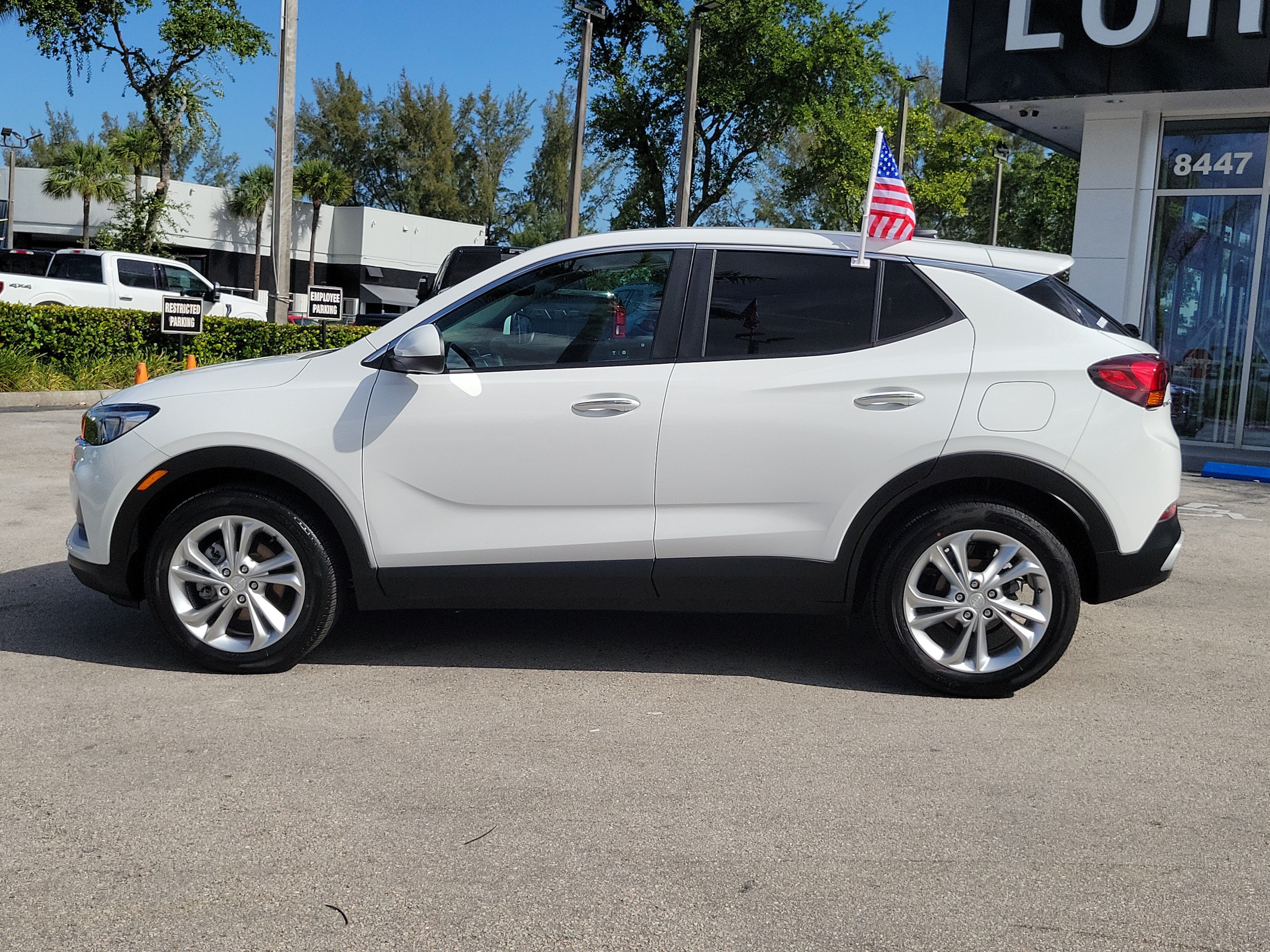 Used 2023 Buick Encore GX Preferred w/ Cold Weather Comfort Package FWD image 8