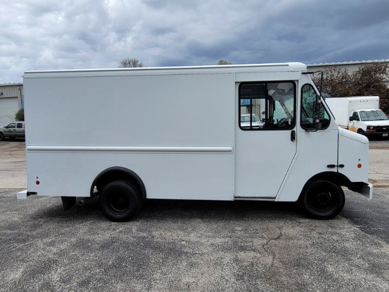 Used 2016 Ford E-350 and Econoline 350 Super Duty w/ A/C Prep Package RWD image 10