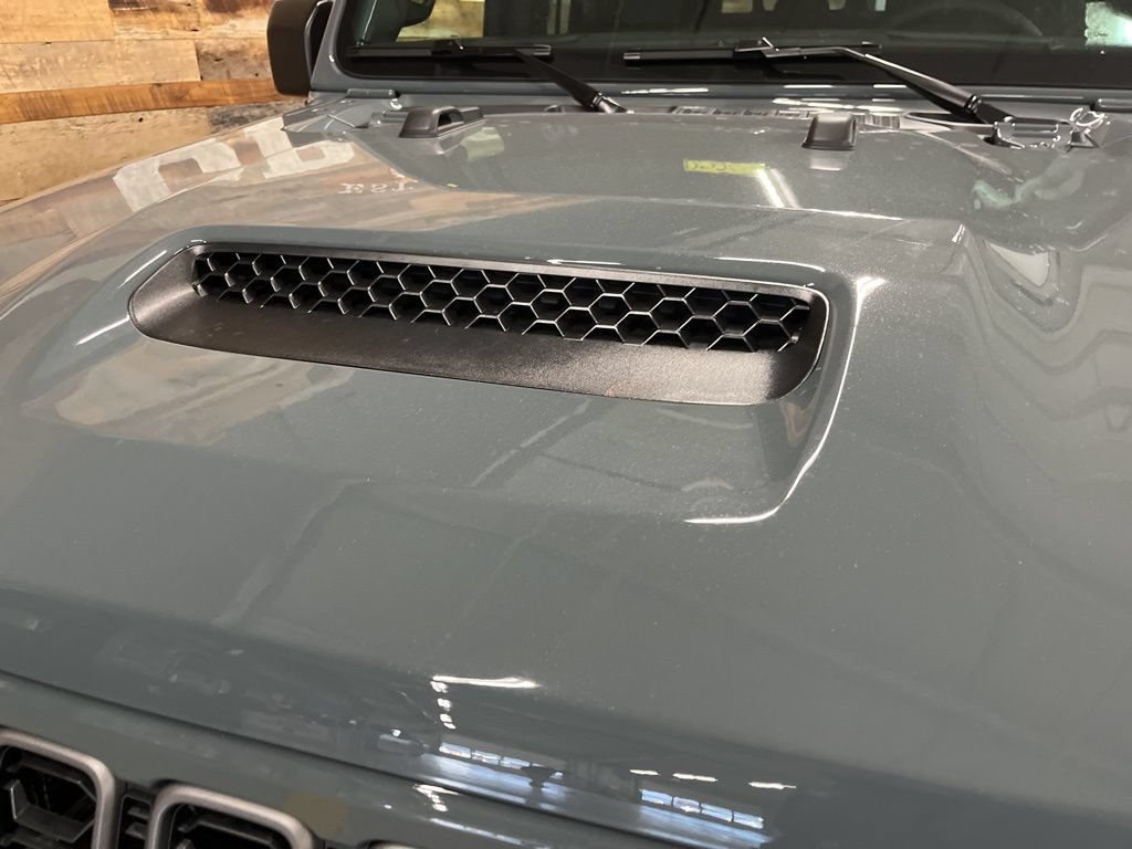 New 2026 Jeep Gladiator Sport AWD/4WD image 9