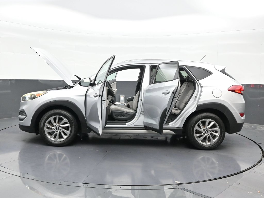 Used 2017 Hyundai Tucson SE w/ SE Popular Package 02 FWD image 35