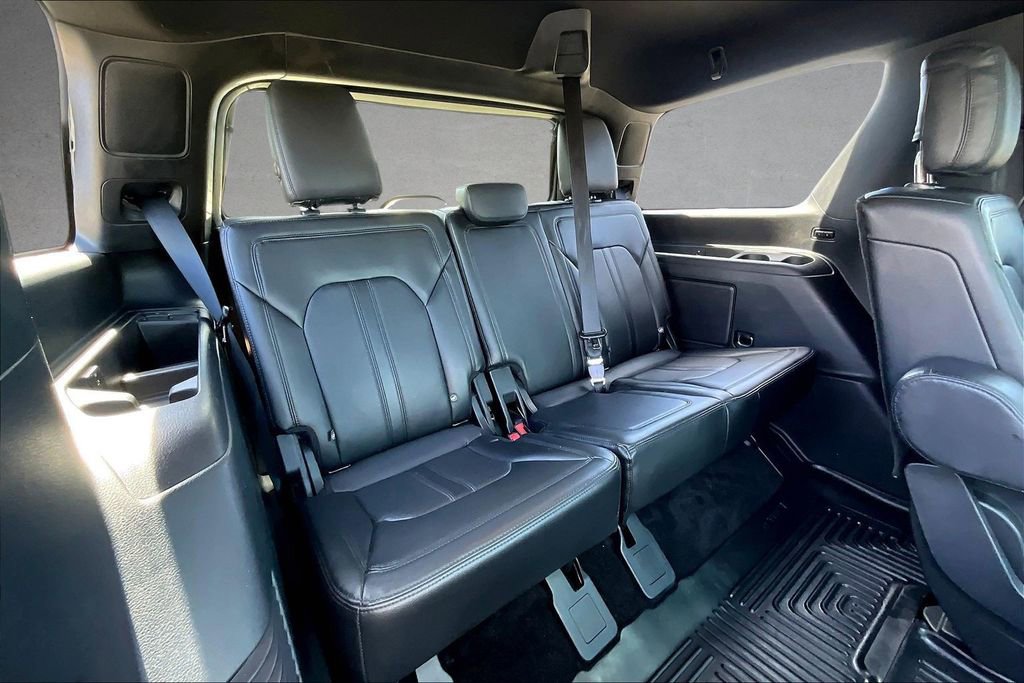 Used 2018 Ford Expedition Limited w/ Equipment Group 302A RWD image 29