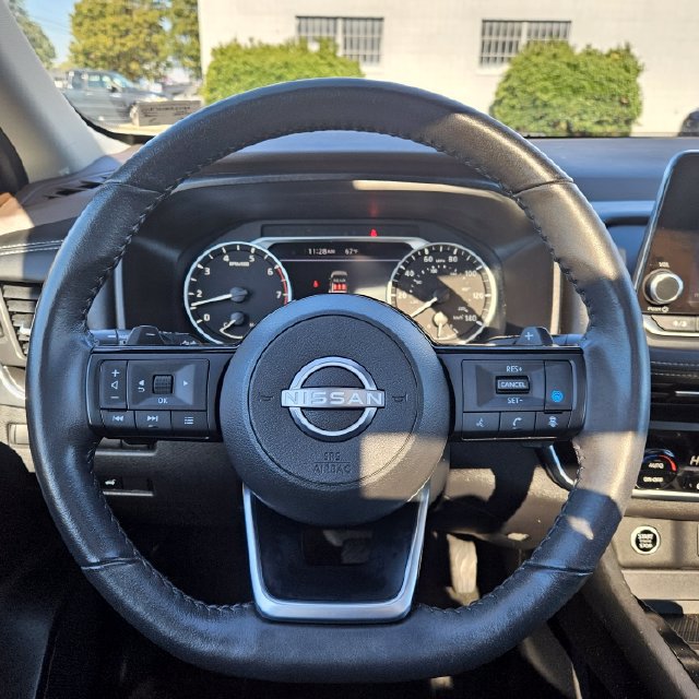 Used 2023 Nissan Rogue SV w/ SV Premium B Package AWD/4WD image 26