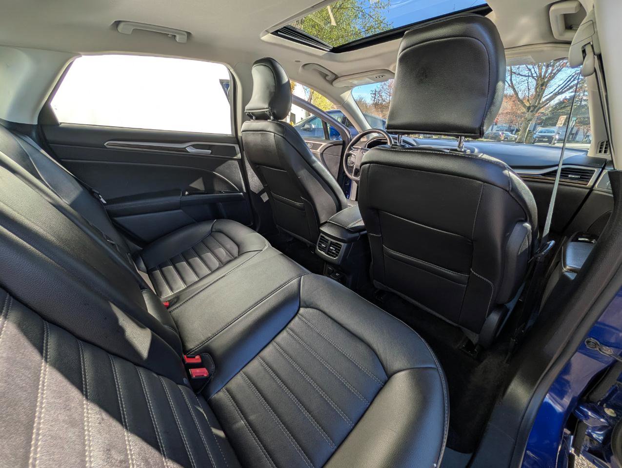 Used 2015 Ford Fusion SE w/ Equipment Group 502A image 10