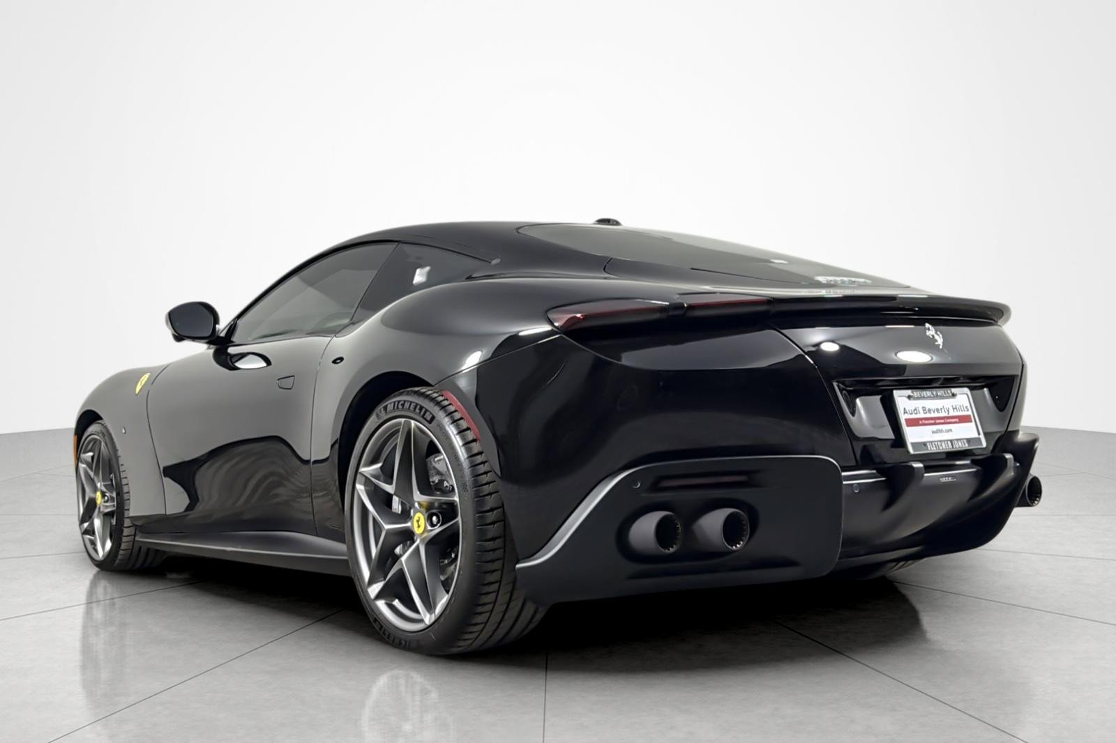Used 2021 Ferrari Roma RWD image 3