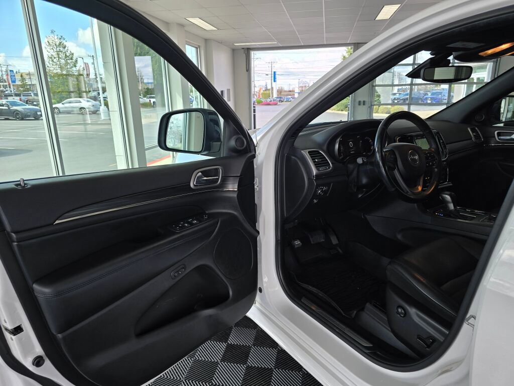 Used 2020 Jeep Grand Cherokee Limited X image 37