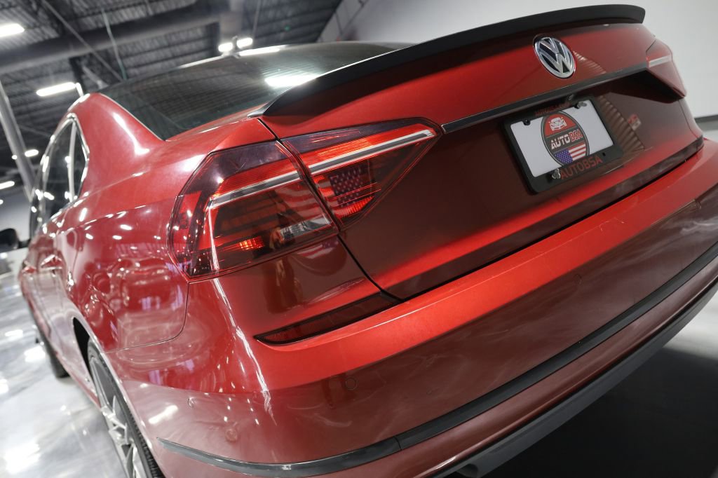 Used 2017 Volkswagen Passat 1.8T SEL Premium image 31