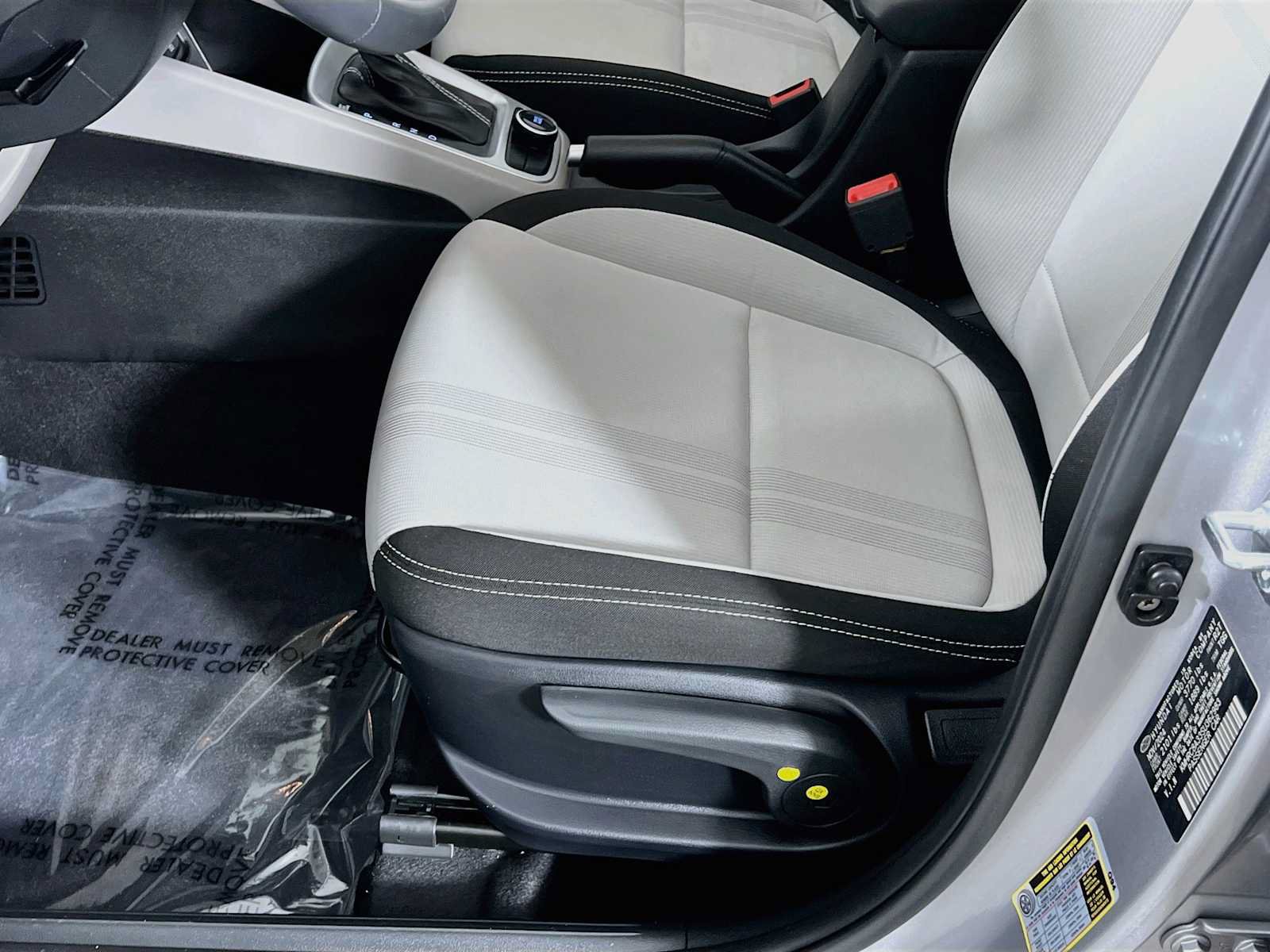 Certified 2025 Hyundai Venue FWD image 20