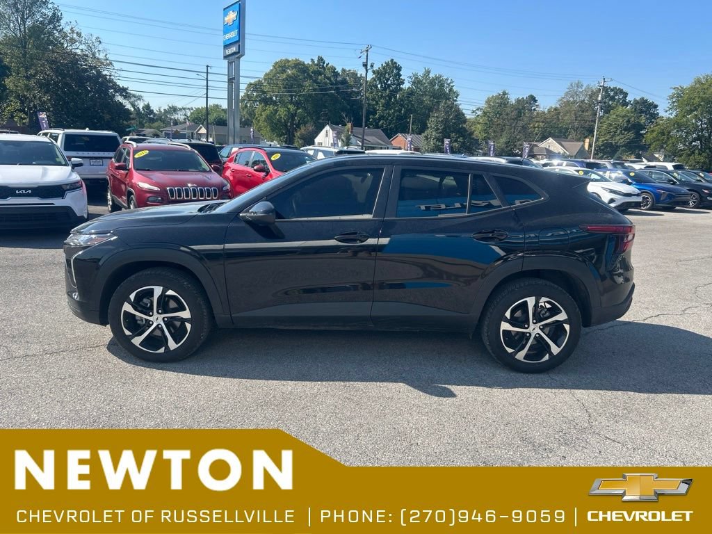Used 2025 Chevrolet Trax RS w/ Driver Confidence Package FWD image 9