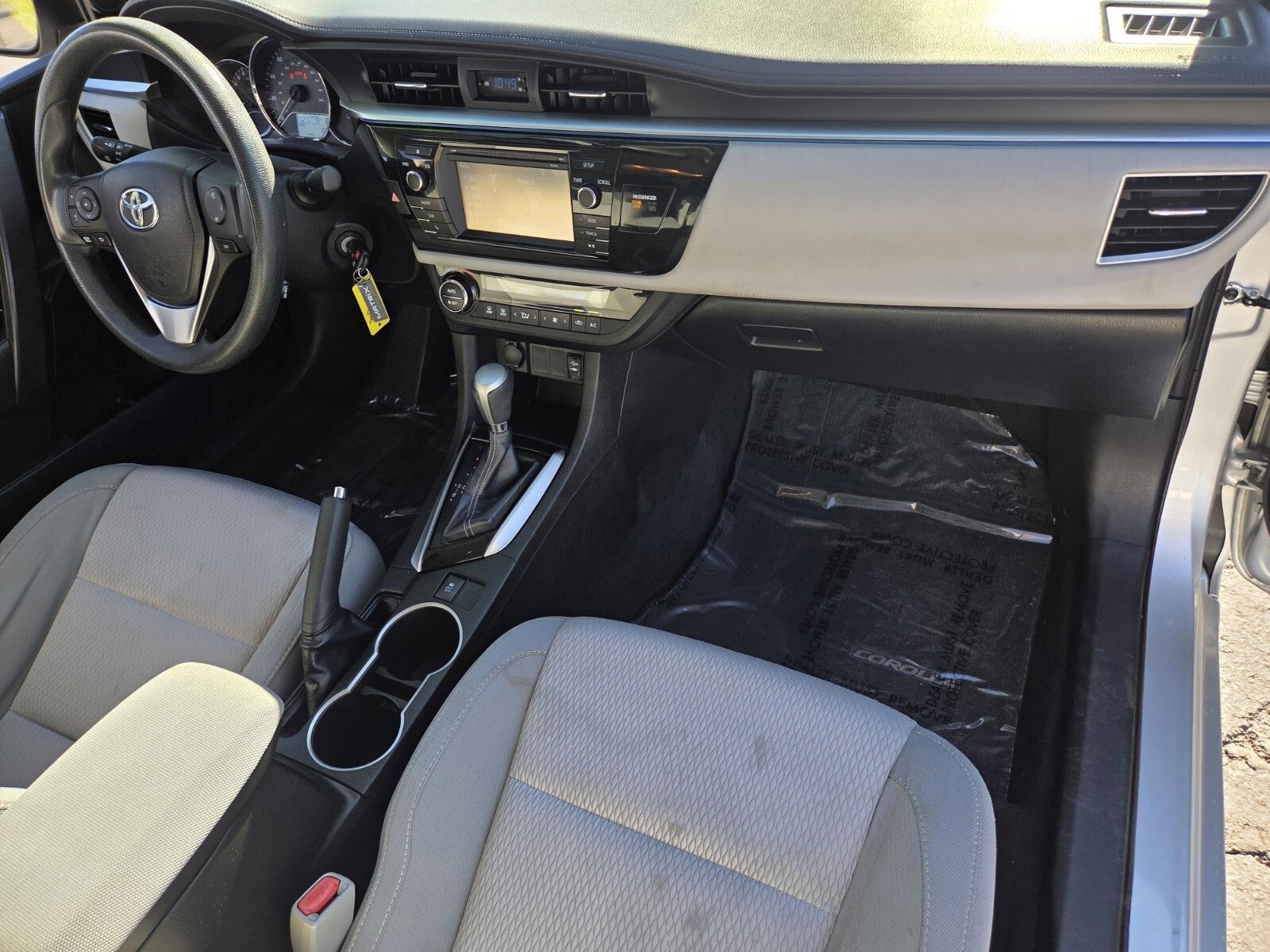 Used 2015 Toyota Corolla LE image 16