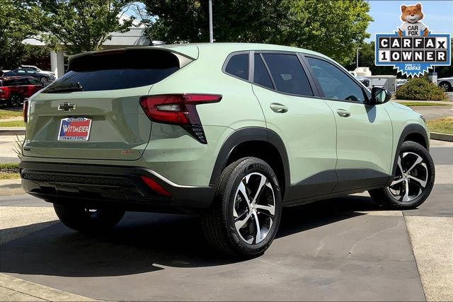 Used 2024 Chevrolet Trax RS w/ Sunroof Package image 11