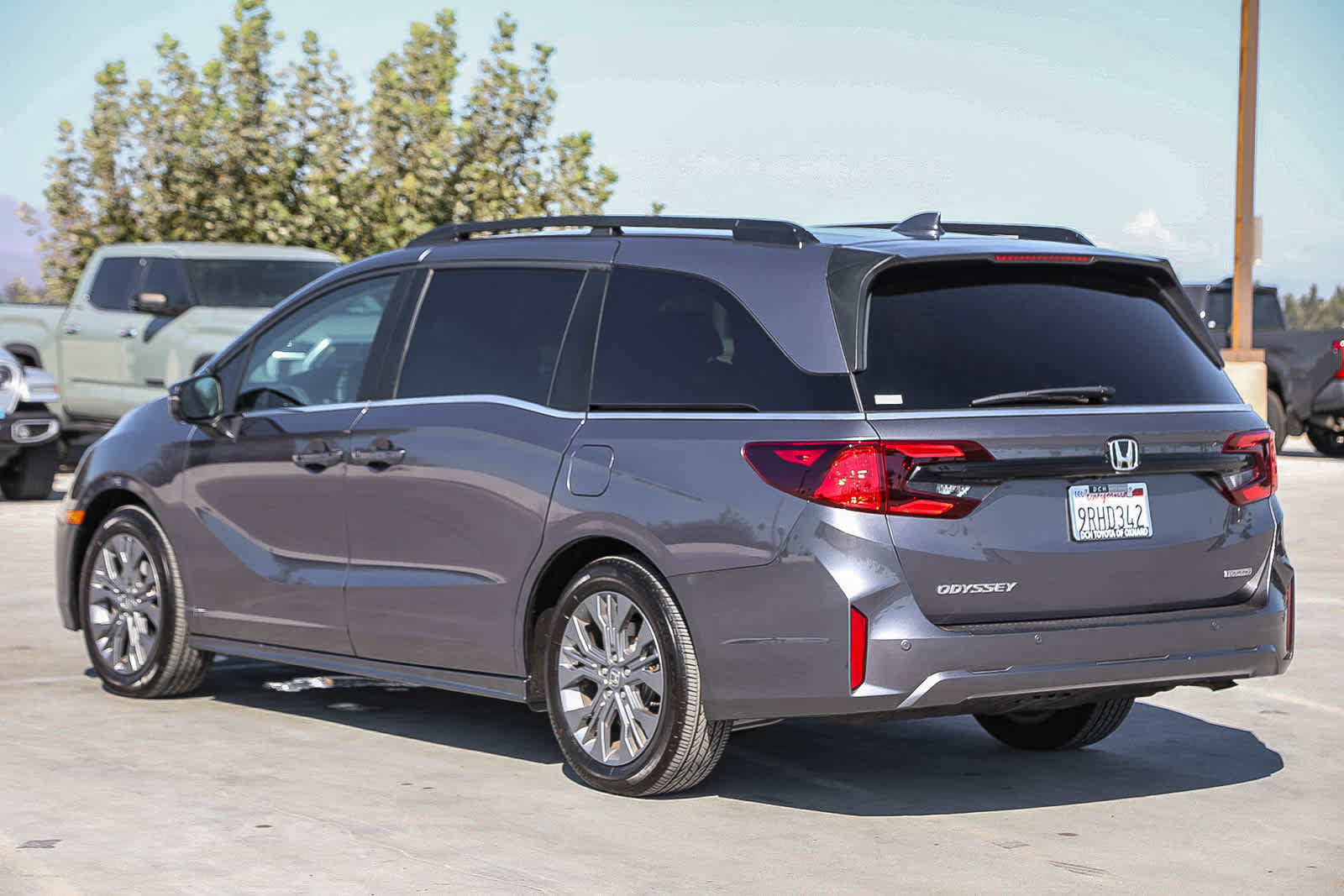 Used 2025 Honda Odyssey Touring image 7