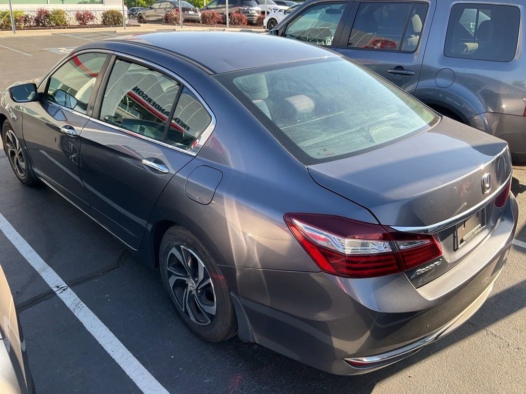 Used 2017 Honda Accord LX image 7