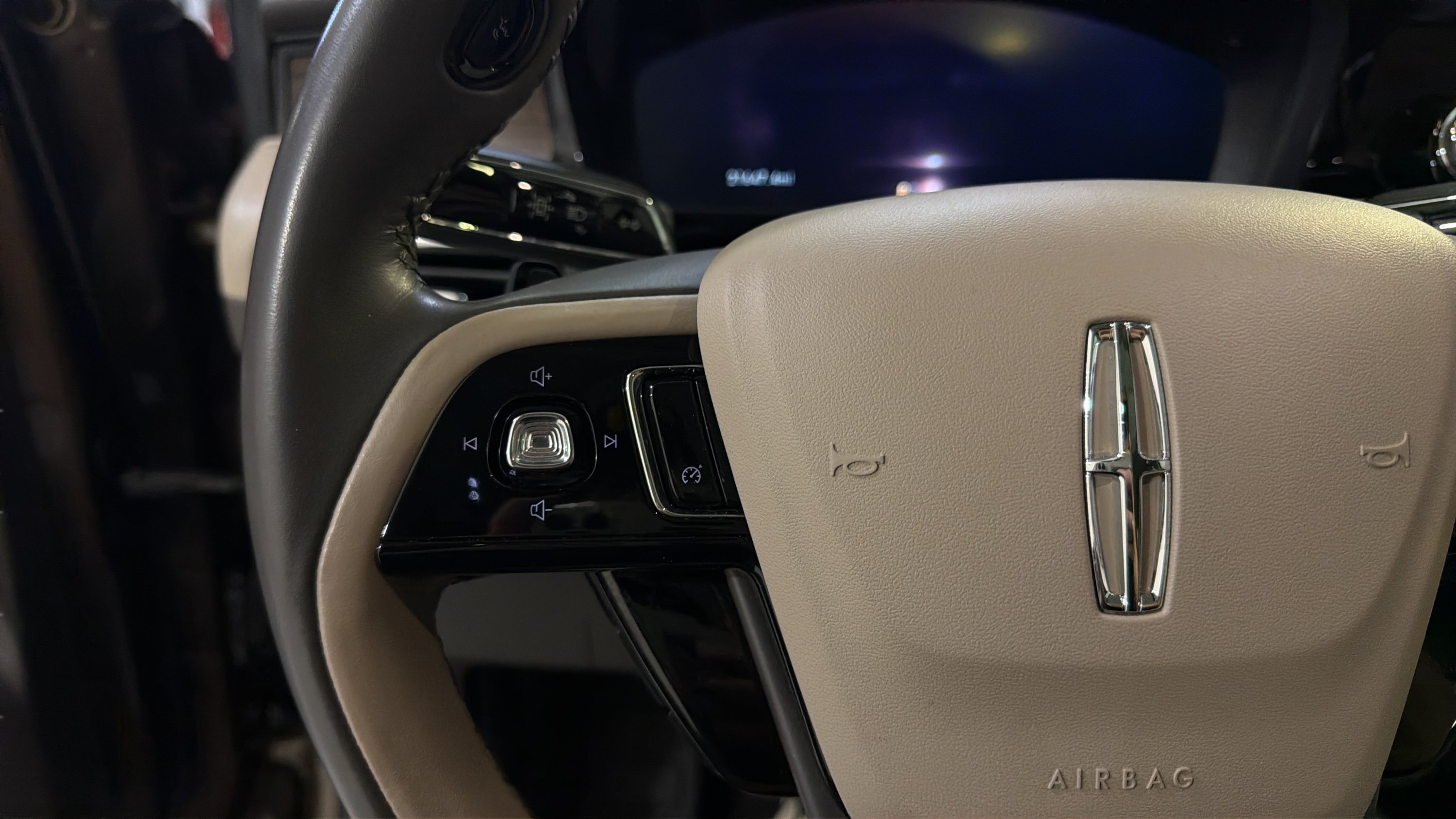 Used 2022 Lincoln Corsair Grand Touring AWD/4WD image 13