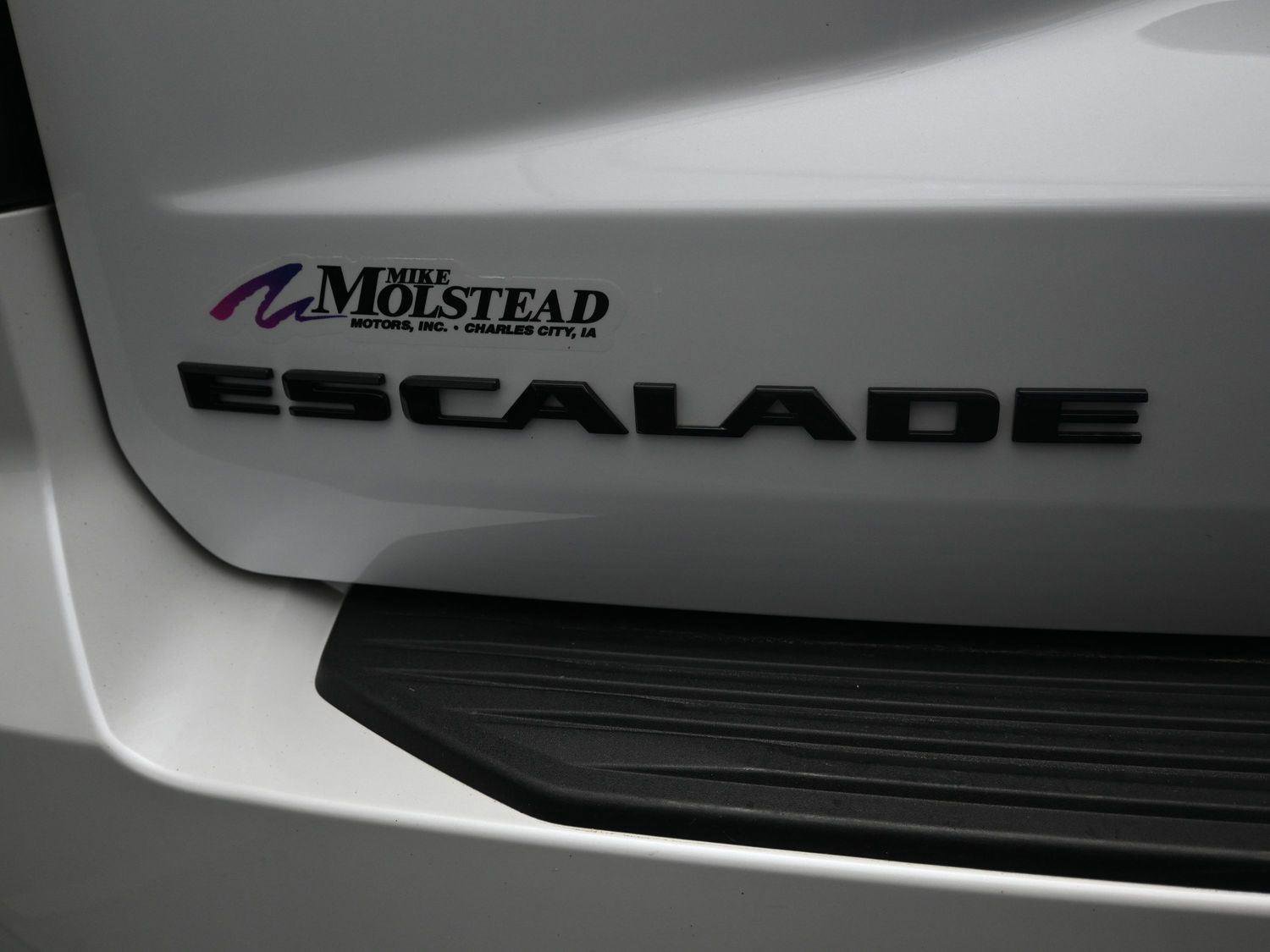 Used 2023 Cadillac Escalade Sport Platinum w/ LPO, ONYX Package image 18