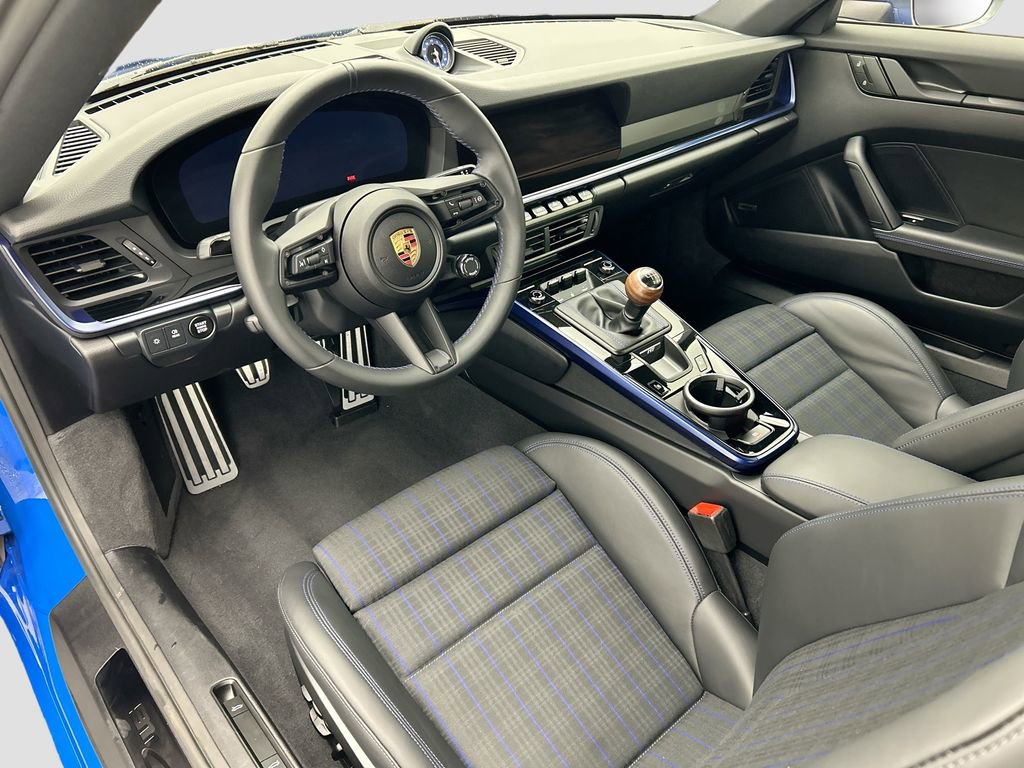 Used 2025 Porsche 911 Carrera T image 9