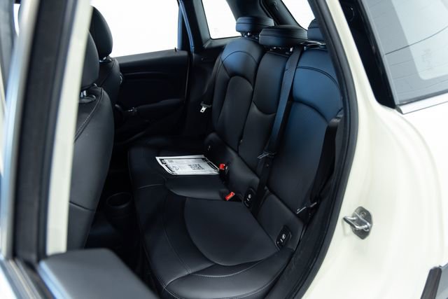 Used 2020 MINI Cooper 4-Door Hardtop image 24