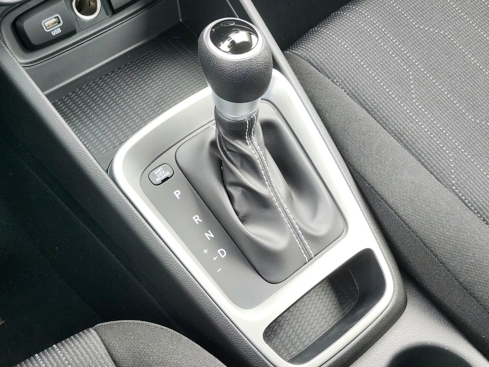 New 2026 Hyundai Venue SE FWD image 24