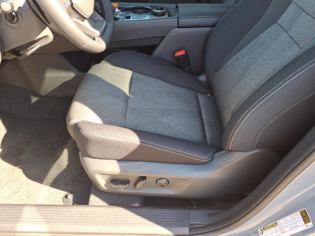 New 2027 Nissan Rogue SV w/ Cold Weather Package AWD/4WD image 17