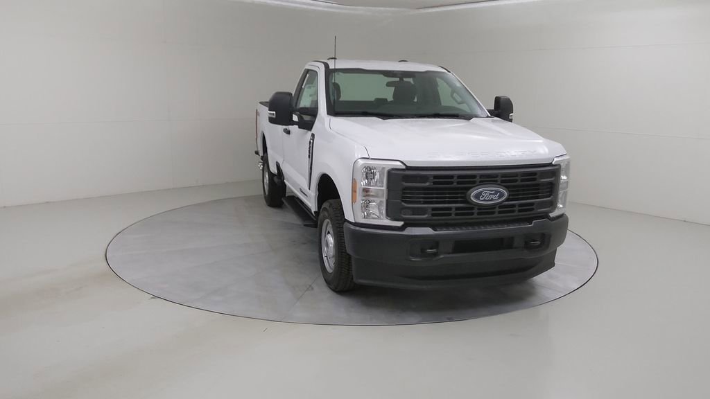 New 2026 Ford F250 XL w/ F-250 >10K GVWR Package image 9