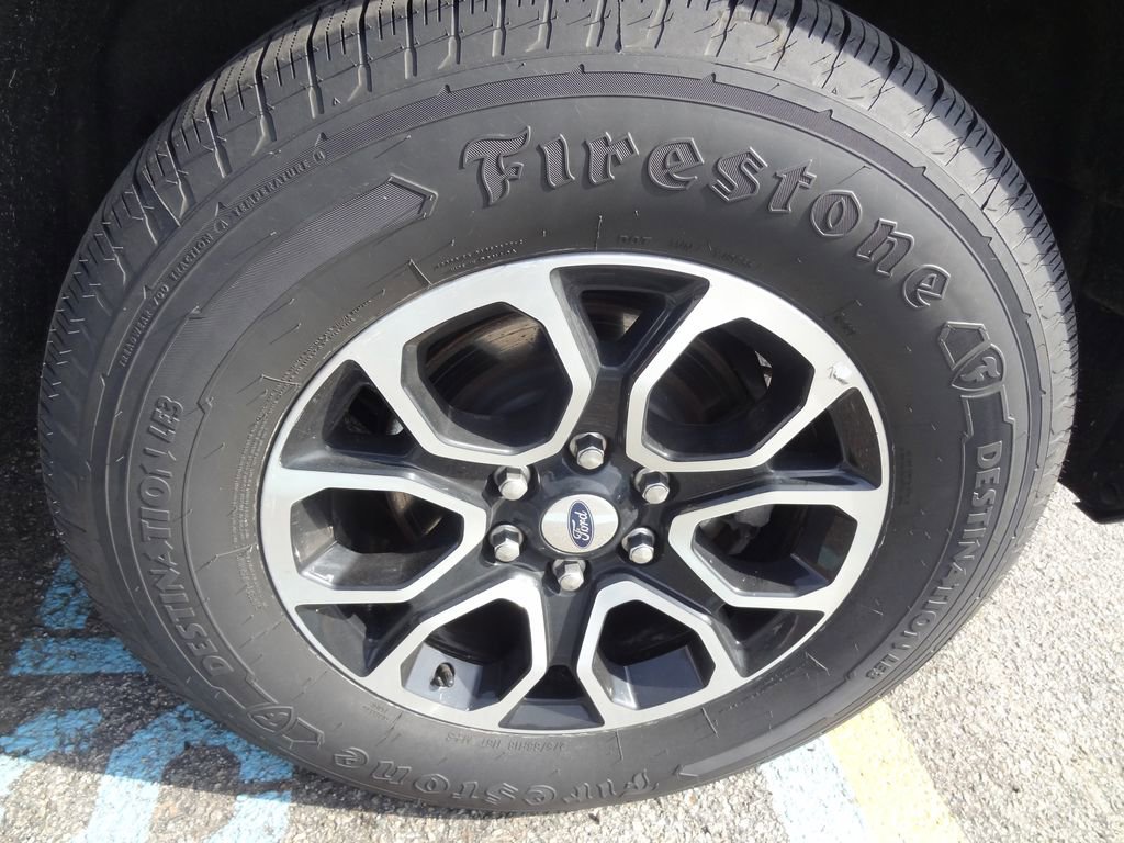 Used 2024 Ford Expedition XLT image 13
